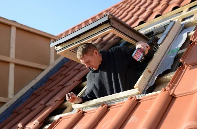 Pose de fenêtres de toit Velux à Feuillères